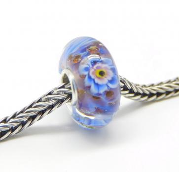 Violet Blue Flower Monroe - Elfbeads Glass - live photo
